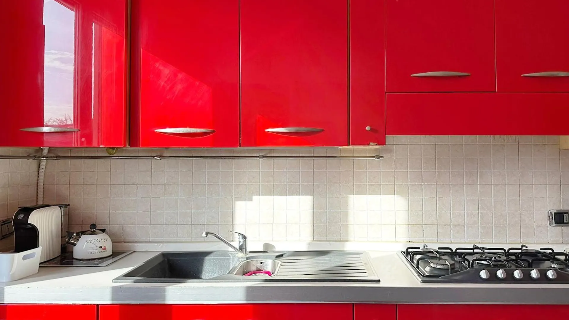 Red House - Beautiful Apartment - Metro M1 Milan