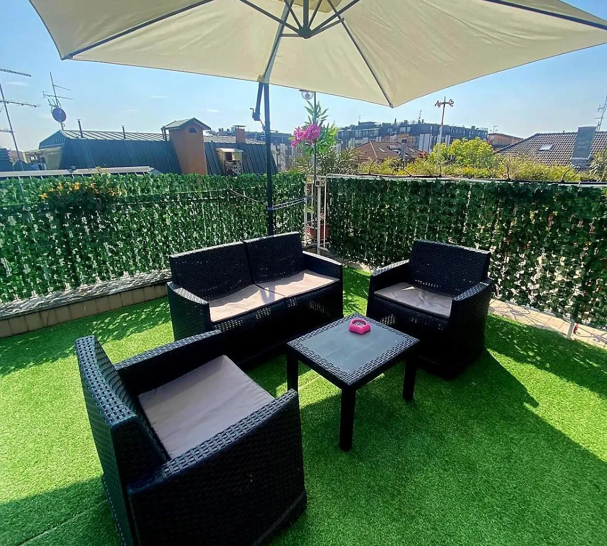 Red House - Beautiful Apartment - Metro M1 Milan