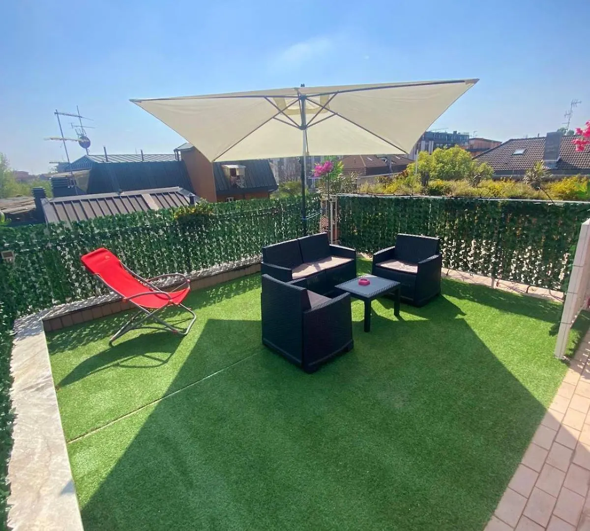 Red House - Beautiful Apartment - Metro M1 Milan