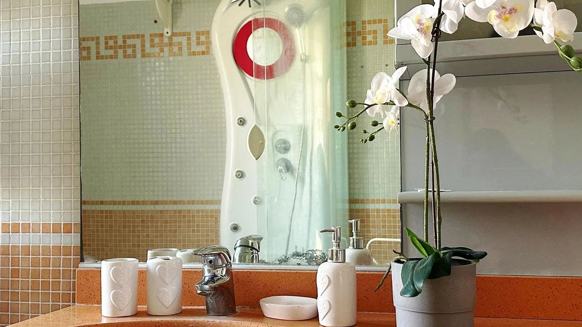 Red House - Beautiful Apartment - Metro M1 Milan
